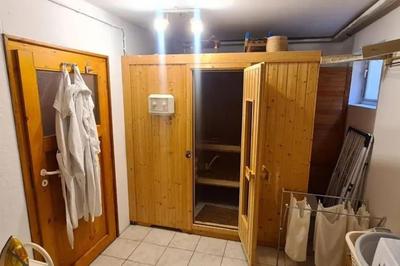 Modern townhouse, quiet and close to the centre.