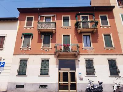 Romantic flat in Milan