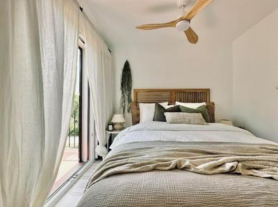 The Golden Oak in Calella Centre - 100m from beach