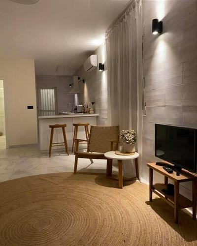 Relaxing Lakeside apartment with swimming pool