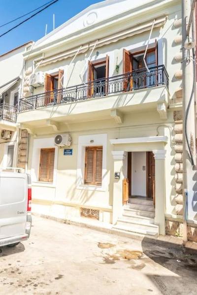Deluxe Spacious House in Center