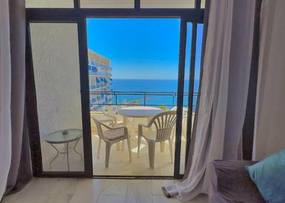 Skol 935 - Cozy 2-Bedroom Apartment with Amazing Sea Views
