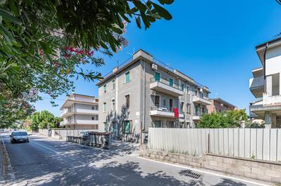 Pescara SeaView Apartment with Private Parking!