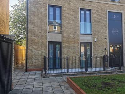 Comfortable London Retreat - Sleeps 6