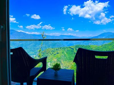 Pinerock Resort, Mussoorie ! Luxury Rooms ! Mountain View ! Open Terrace ! Cafe