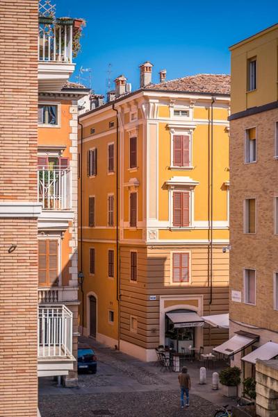 Altalena sulla piazza, un affaccio d'eccezione