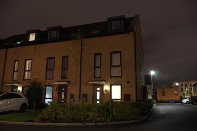 Modern house in City Centre with private parking and gated property