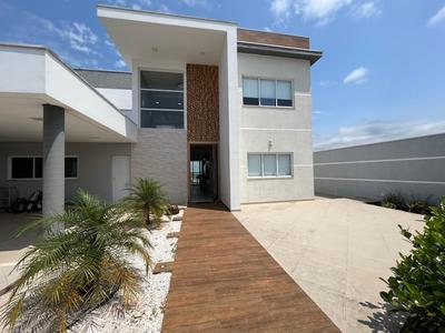 Quartos privativos - Casa de alto padrão