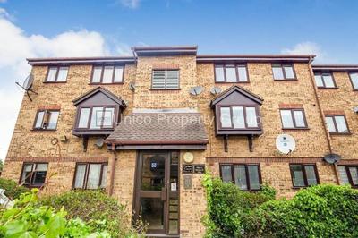 Entire 2 Bed Flat in London, 5 mins from Tube