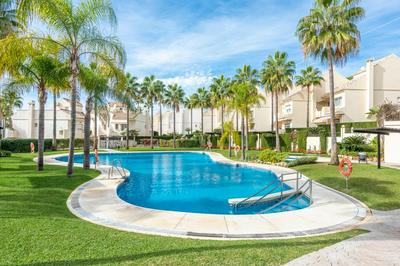 El Arenal Townhouse By The Beach With Swimming Pool - EaW Homes