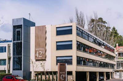 429 Apartments & Suites