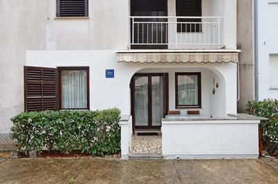 Apartments with parking space Vantacici, Krk - 18476