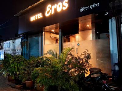 Hotel Eros - Near Mumbai International Airport T2