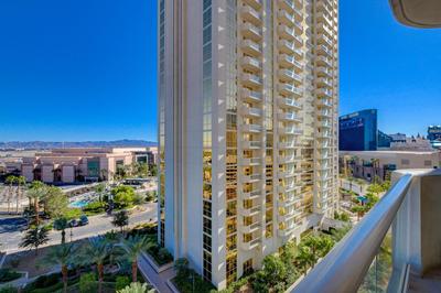 LUXURIOUS 1 BD/2BTH Premium Suite MGM Signature w/balcony