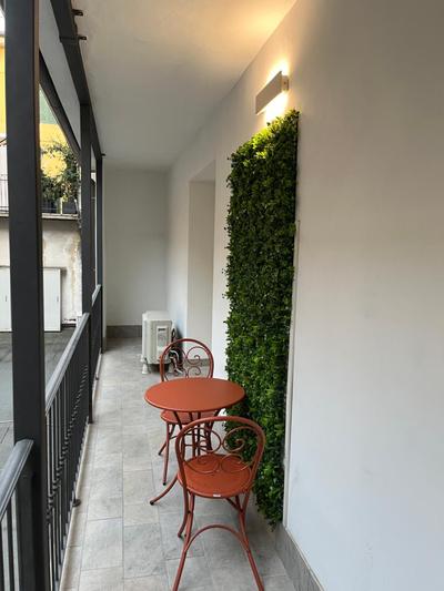 Juliet's Neighbours- Luxury apartment