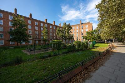Cosy 4-Bedroom Apartment next to Borough