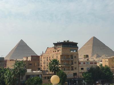 Matto Pyramids view inn