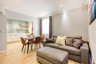 A lovely, designer & central 2BR home with WIFI by 360 Estates