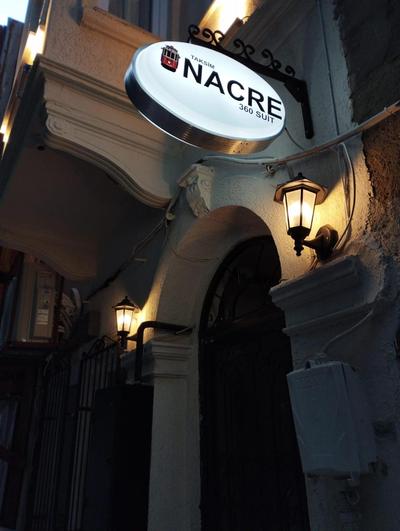 Taksim Nacre 360 Suit - Image 138