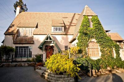 The IvyWild - Apartment in Tudor Historic Home