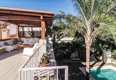 Lovely villa with private pool, air conditioner & BBQ.