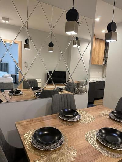 Centrally located Glamorous Bright APT near Bazaar