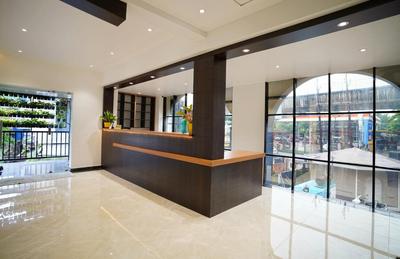 7 The Business Hotel