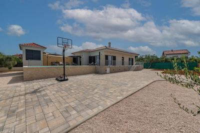 Villa Paloma with pool