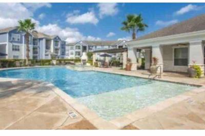 Beautiful spacious two bedroom & pool!