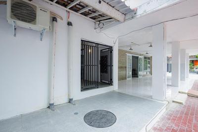 RedDoorz near Jalan Cikini