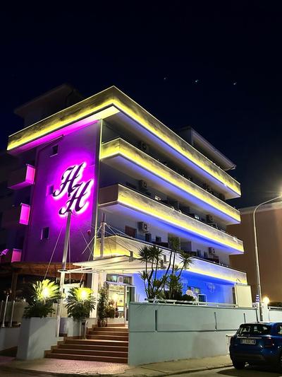 Hotel Holiday
