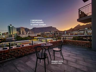 Chic, 2 bed with mountain views! Walk to the waterfront!
