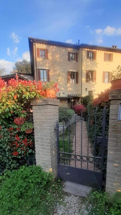 Bilocale in strada Vestricciano Genna con giardino privato