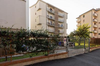 GuestHost - Pisa Quiet and Bright Flats with Balcony