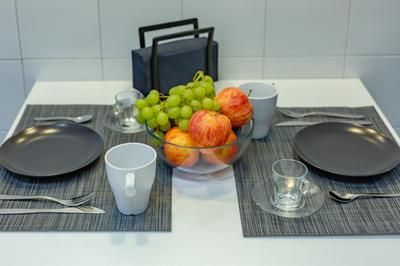 Imperium House - appartamento con giardino privato, 3 minuti da Metro Piazza Bologna, A-C,