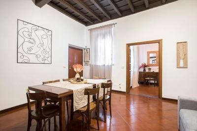Trevi Fountain House Deluxe