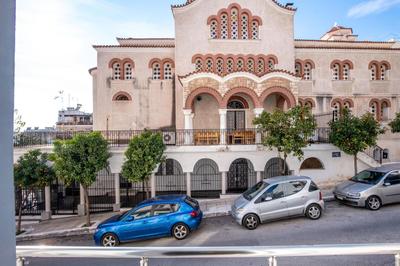 Bright Apartment In Piraeus