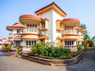 'Golden Sea Shell' 1 bhk Beach apartment