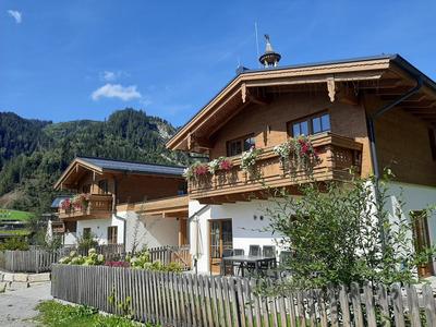 Hochalmbahnen Chalets 1-04, Alpenkrokus, nahe Gondel, Hunde willkommen