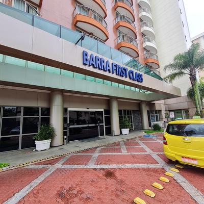 Suíte ampla no melhor da Barra da Tijuca 708