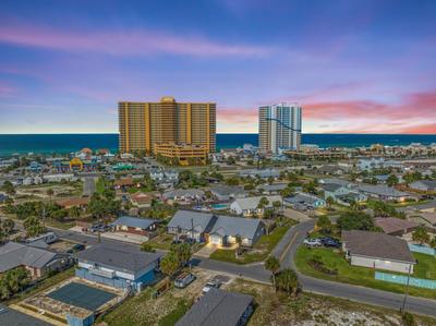 Coral Cabana - 3BD 2BA Home Close to Beach w/ optional Golf Cart!