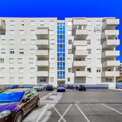 Maraschino 2BR apt balcony garage and BBQ