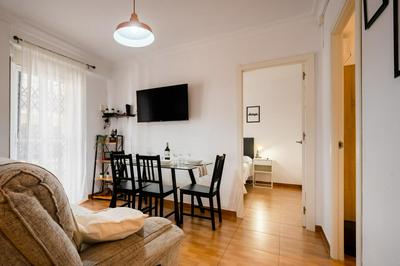 Apartamento cerca del centro y de la estación Santa Justa a pie, 1 plaza de Parking gratis