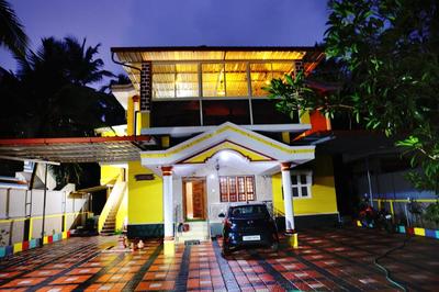The Moon Homestay, Malpe Beach
