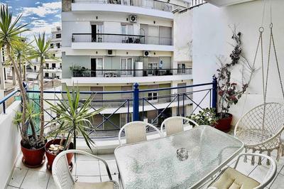 3 Bedrooms Maisonette