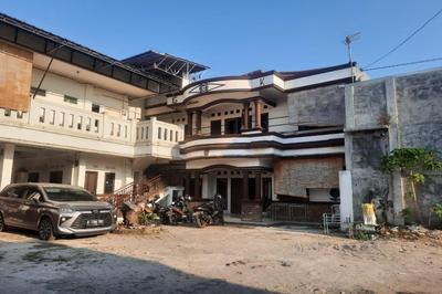 OYO Life 93160 Kost Jenny Karawang