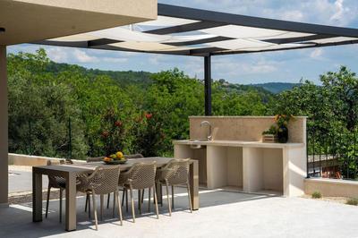 Modern villa Venta with jacuzzi and pool in Buje