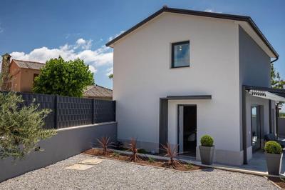 Modern villa Ana with 2 bedrooms in Tinjan