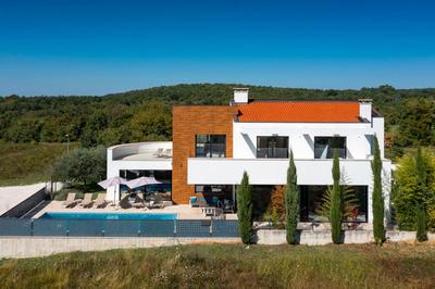 Modern villa Aria with pool and jacuzzi in Visnjan