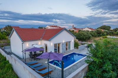 Villa Nicolle only 50meters from the beach - by TA Leut Agency